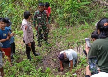 Tega, Seorang Ibu di Hatonduhan Kubur Bayinya Hidup Hidup