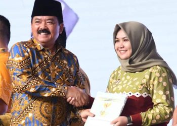 Wabup Madina Terima 18 Sertifikat Barang Milik Daerah dari Menteri ATR/BPN