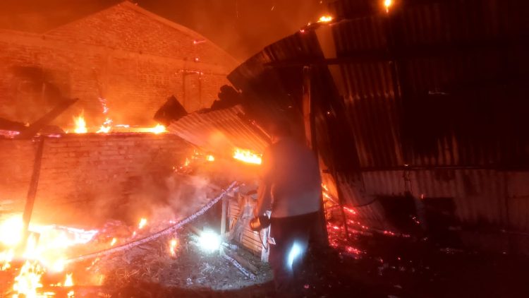 3 Rumah Hangus Terbakar di Serbelawan