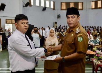 Bupati Madina Serahkan SK PPPK Guru Formasi 2022
