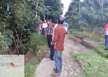 Saida Purba Reses di Mariah Buttu Kecamatan Silou Kahean, Warga Minta Jalan Penghubung Mariah Silou – Togahan Diperbaiki